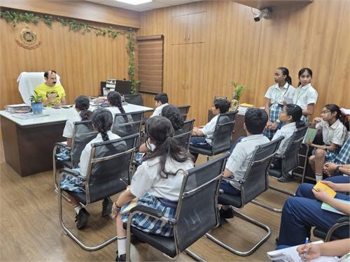 A Day Behind the Badge: Class VIII Visits Dwarka Police Station