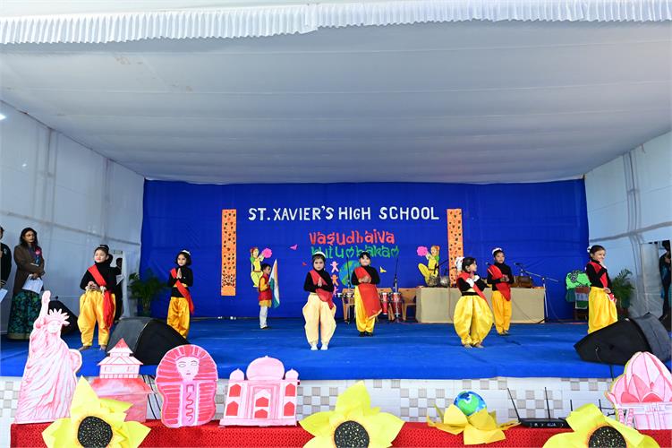Annual Function(Dance & Display on Vasudhaiva Kutumbakam)