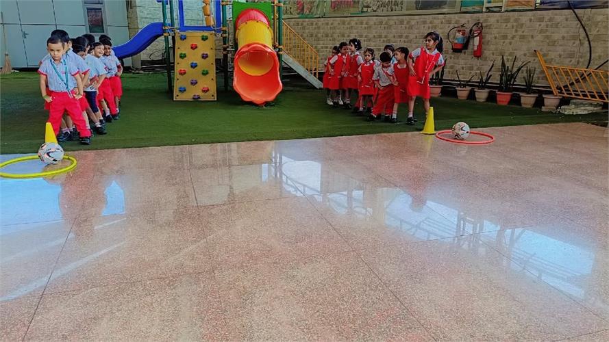 Drag the ball Activity CLASS- Balvatika 2A