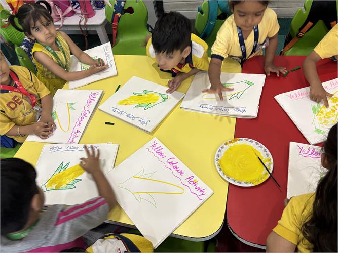 Nur - KG : Yellow Colour Day