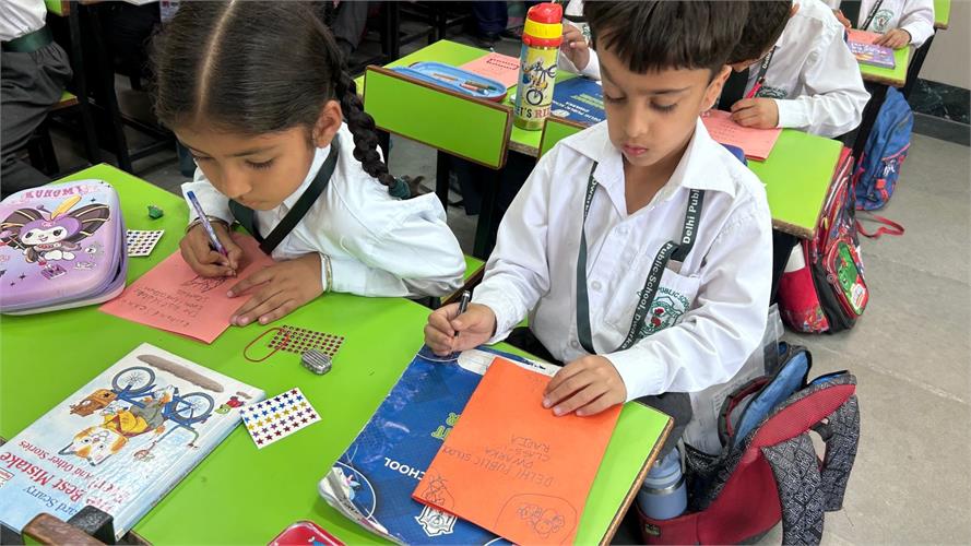 CLASS 1 MY STORY, MY COVER (BOOKCOVER DESIGNING ACTIVITY)